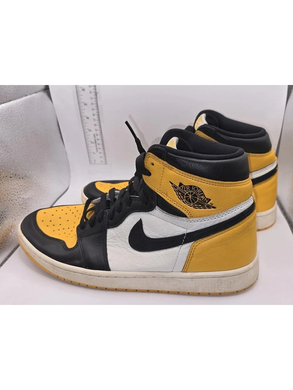 Sz 12 Jordan 1 Retro Yellow Toe High-Top Sneakers Yellow/Black/White 555088-711